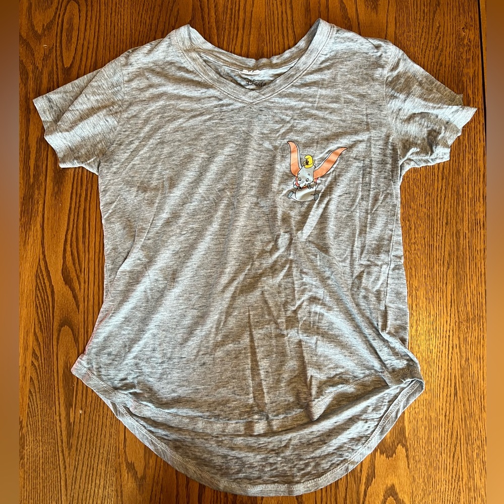 Juniors Dumbo tee shirt, size medium